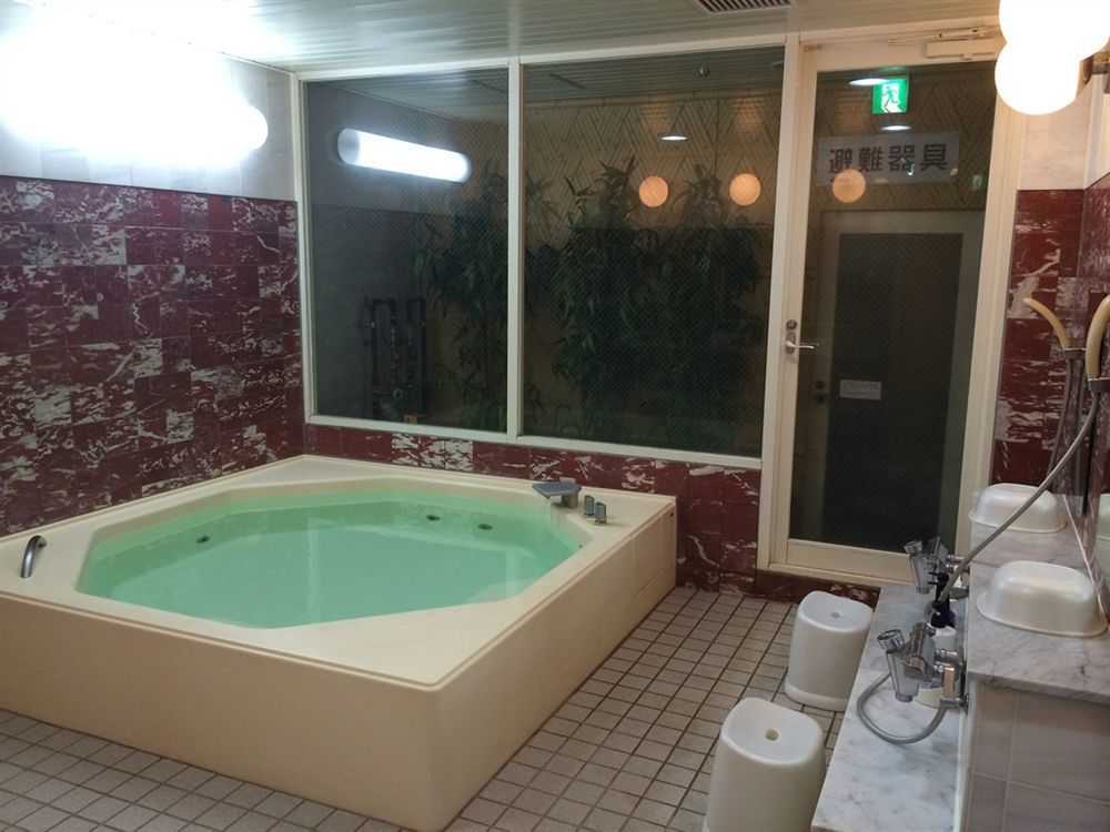 Capsule Hotel Asahi Plaza Shinsaibashi Ōsaka Extérieur photo