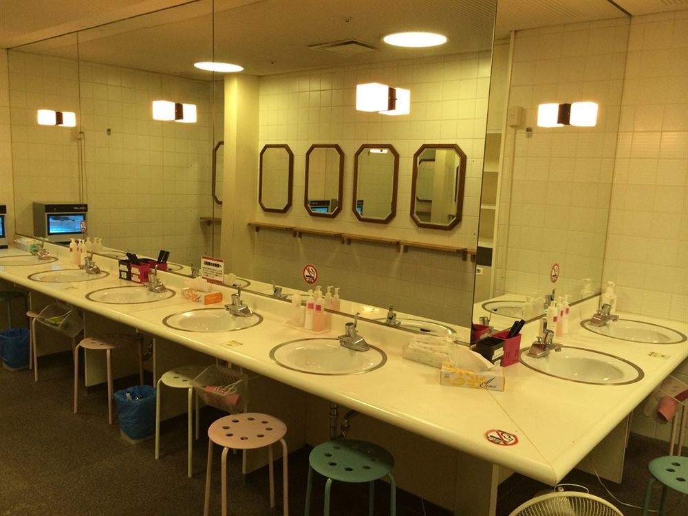 Capsule Hotel Asahi Plaza Shinsaibashi Ōsaka Extérieur photo