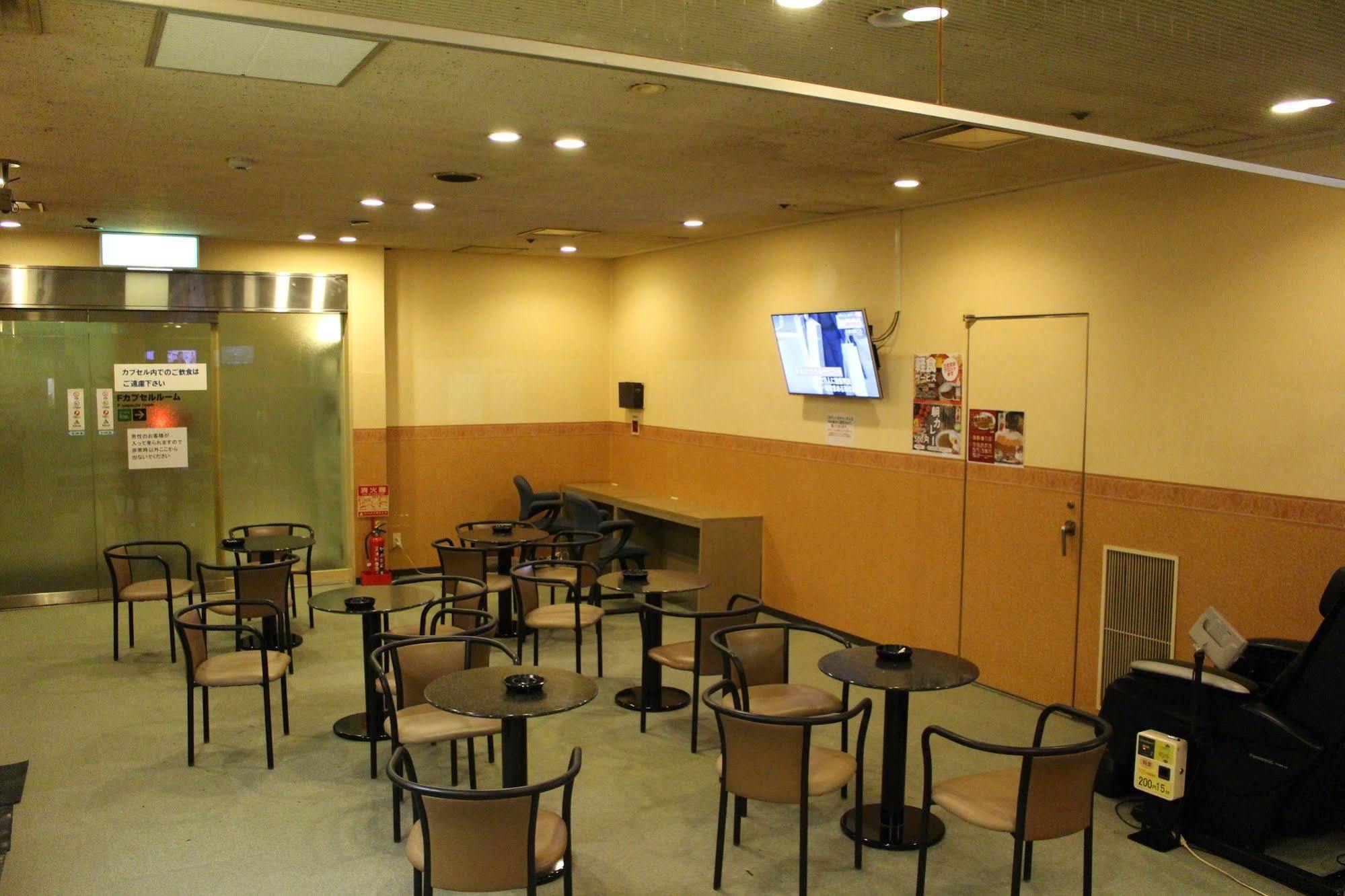 Capsule Hotel Asahi Plaza Shinsaibashi Ōsaka Extérieur photo