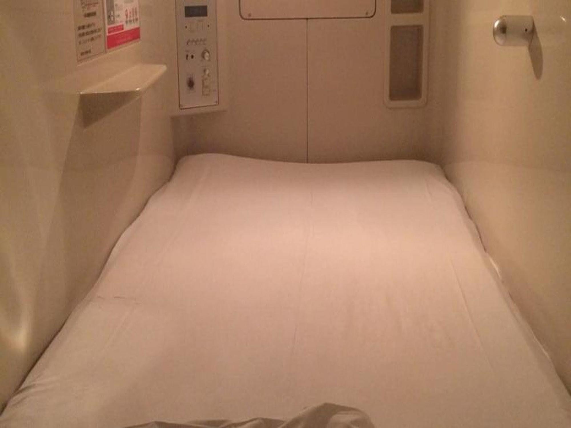 Capsule Hotel Asahi Plaza Shinsaibashi Ōsaka Extérieur photo