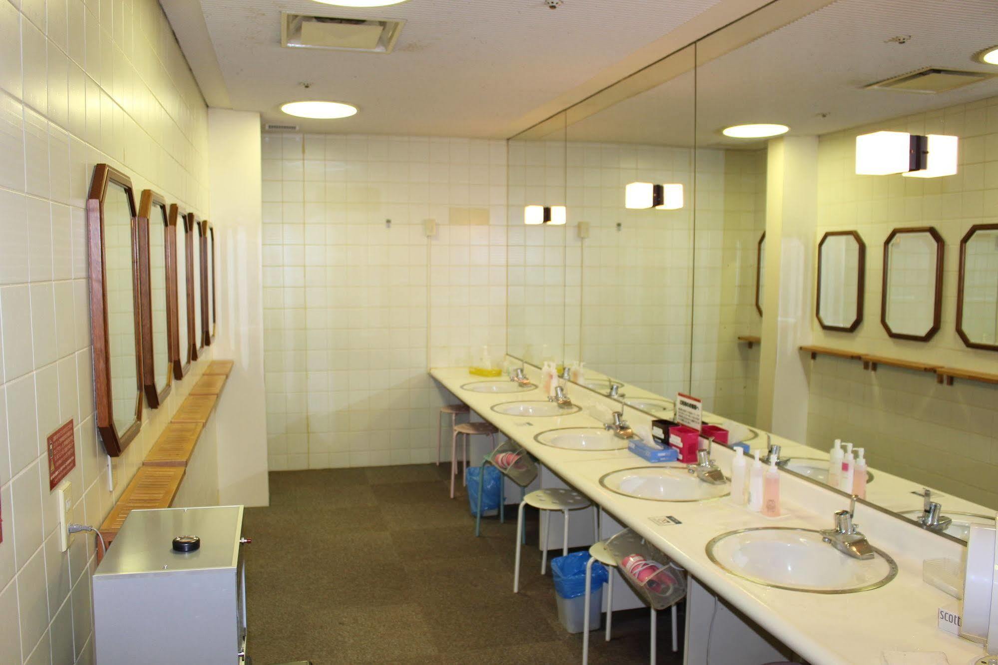 Capsule Hotel Asahi Plaza Shinsaibashi Ōsaka Extérieur photo